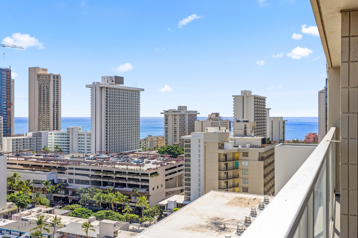 24F-Stunning Studio/Partial Ocean View-Waikiki