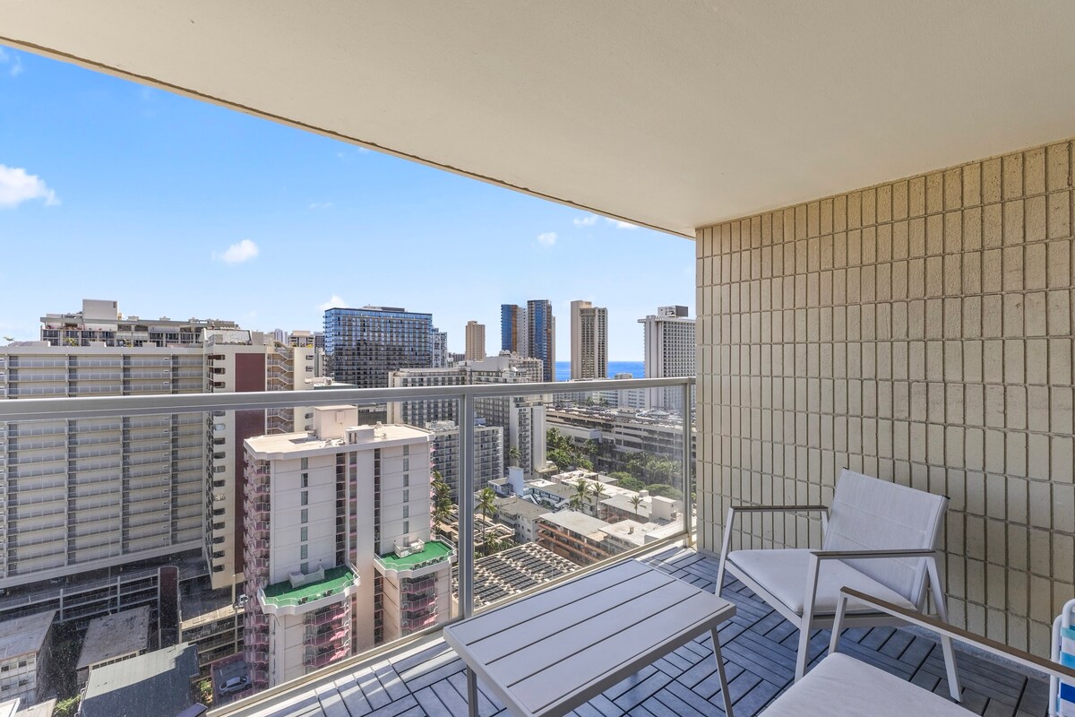 24F-Stunning Studio/Partial Ocean View-Waikiki