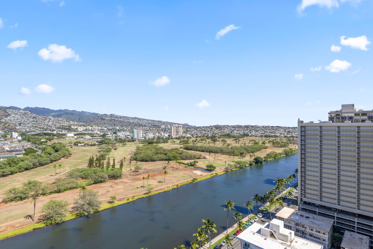 24F-Stunning Studio/Partial Ocean View-Waikiki
