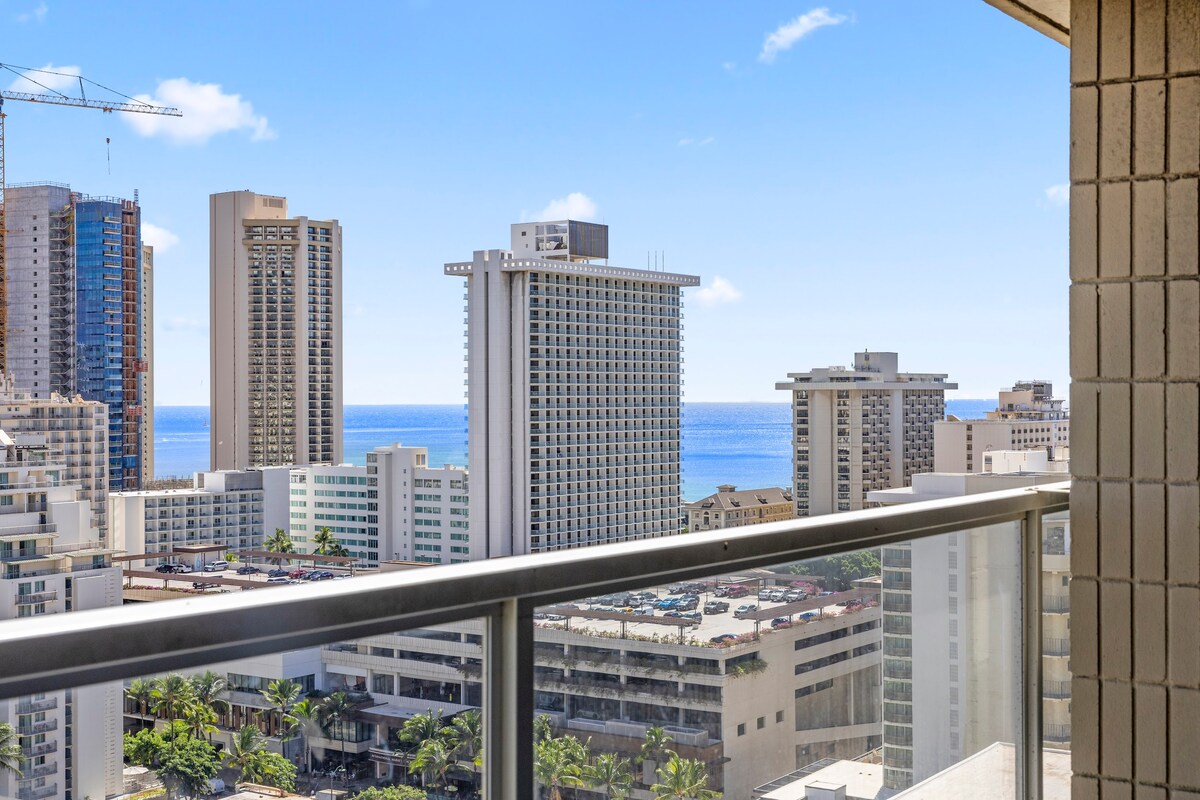24F-Stunning Studio/Partial Ocean View-Waikiki