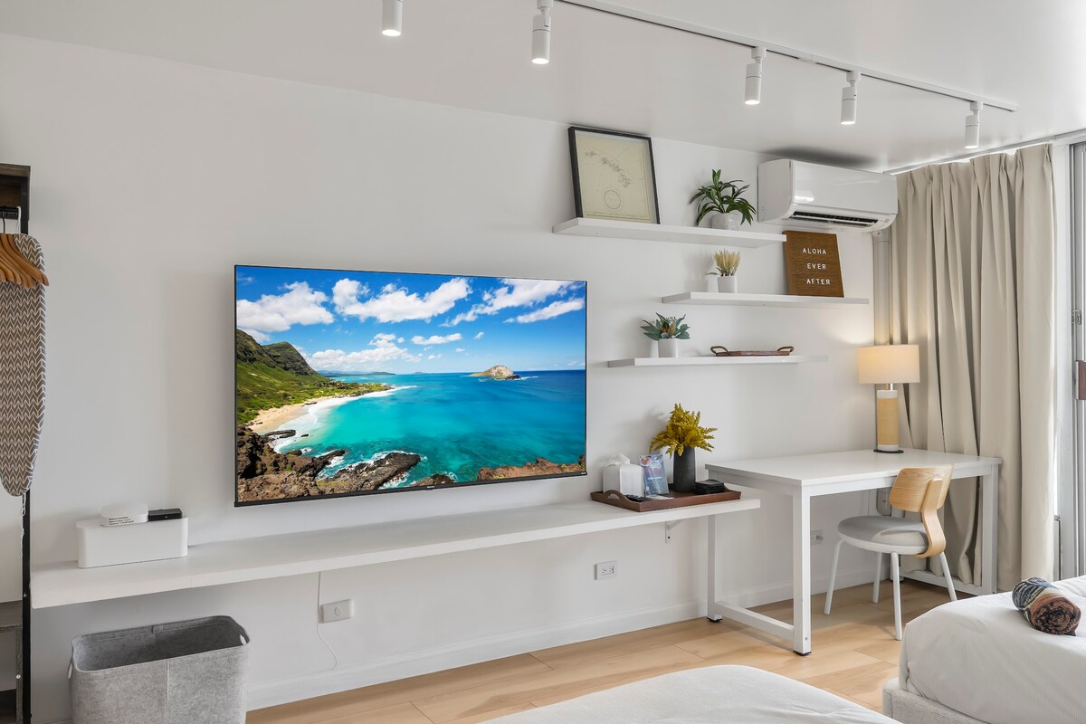 24F-Stunning Studio/Partial Ocean View-Waikiki