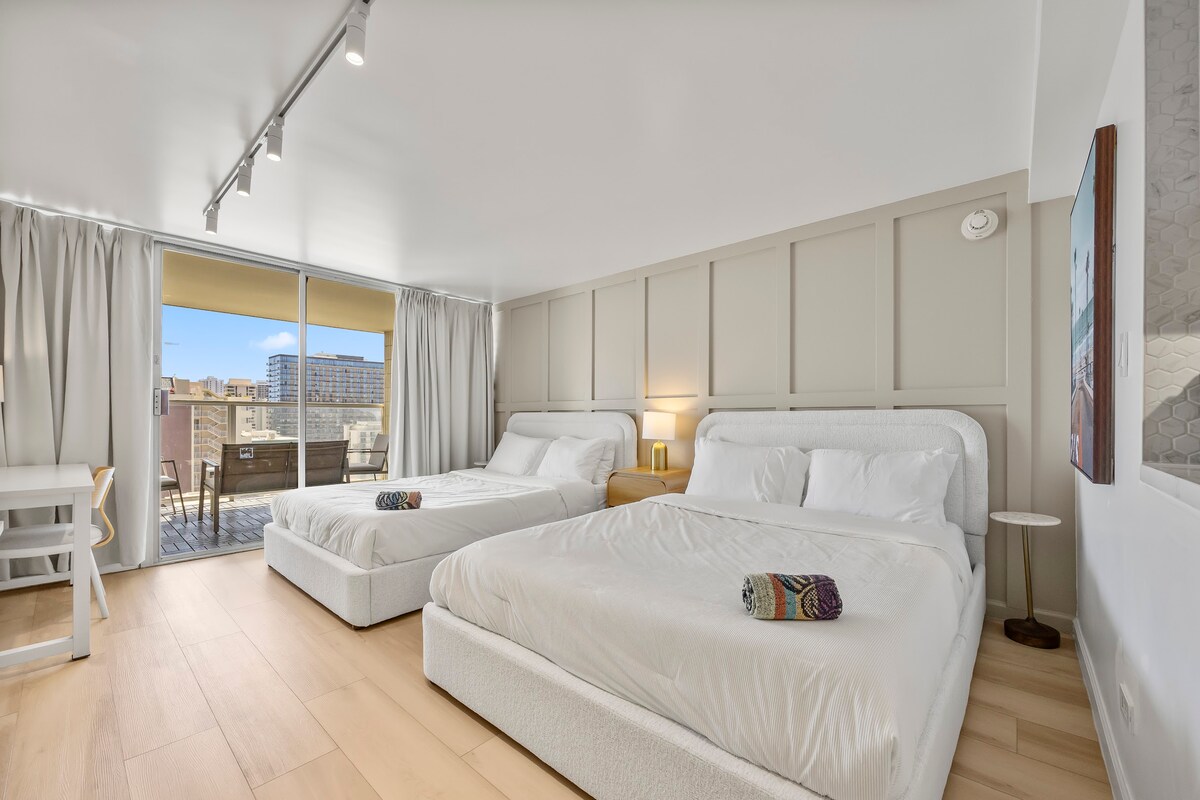 24F-Stunning Studio/Partial Ocean View-Waikiki