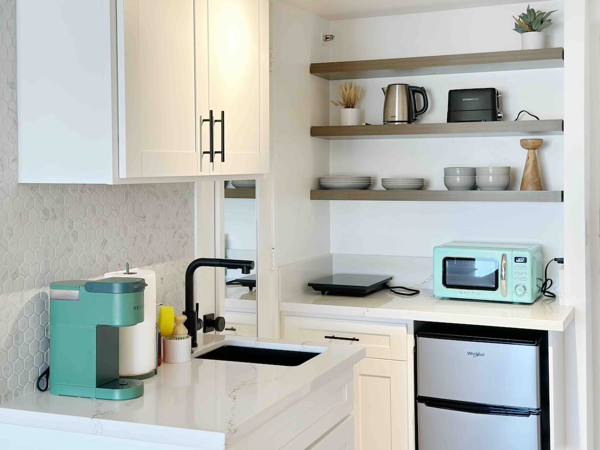 24F-Stunning Studio/Partial Ocean View-Waikiki