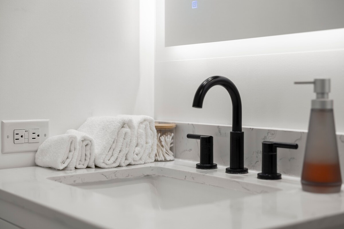 Gorgeous Upscale King Studio-5min to Waikiki Beach