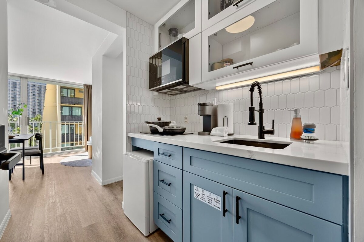 Gorgeous Upscale King Studio-5min to Waikiki Beach