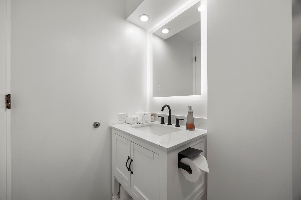 Gorgeous Upscale King Studio-5min to Waikiki Beach