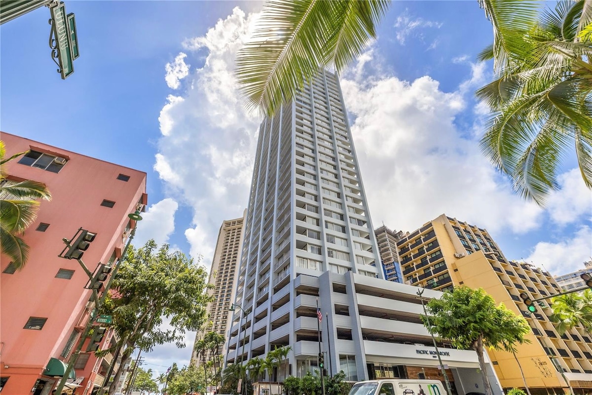 Gorgeous Upscale King Studio-5min to Waikiki Beach