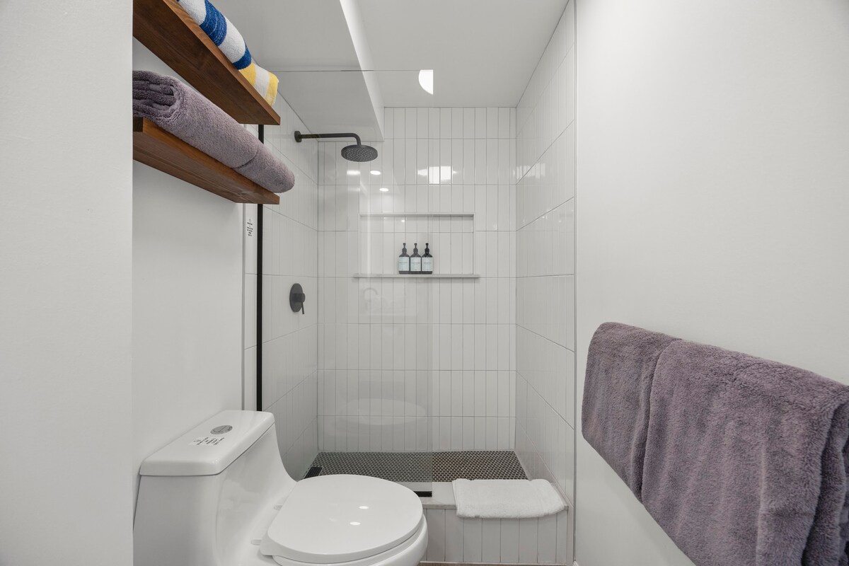 Gorgeous Upscale King Studio-5min to Waikiki Beach