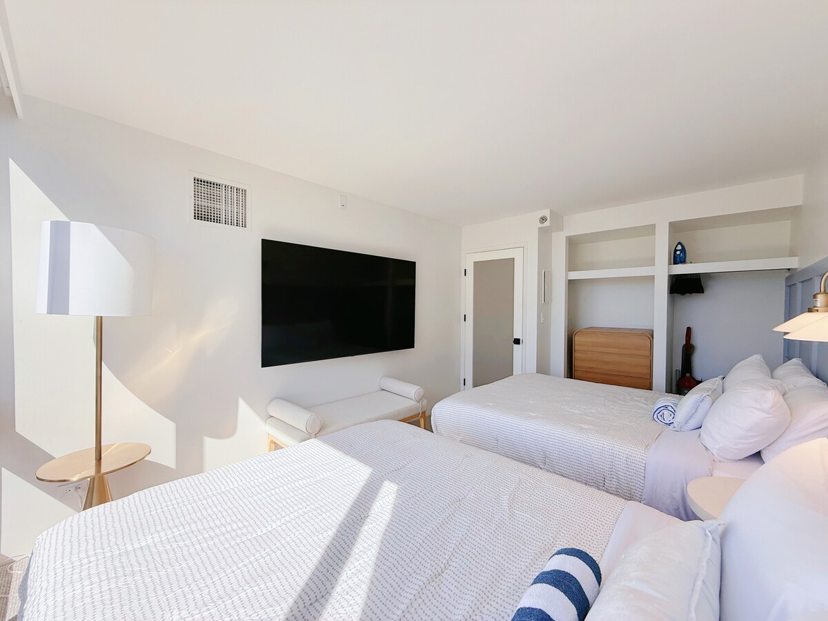 22FL-Upscale Fully Renovated-1BR-Waikiki!