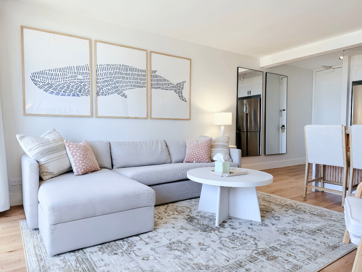 22FL-Upscale Fully Renovated-1BR-Waikiki!