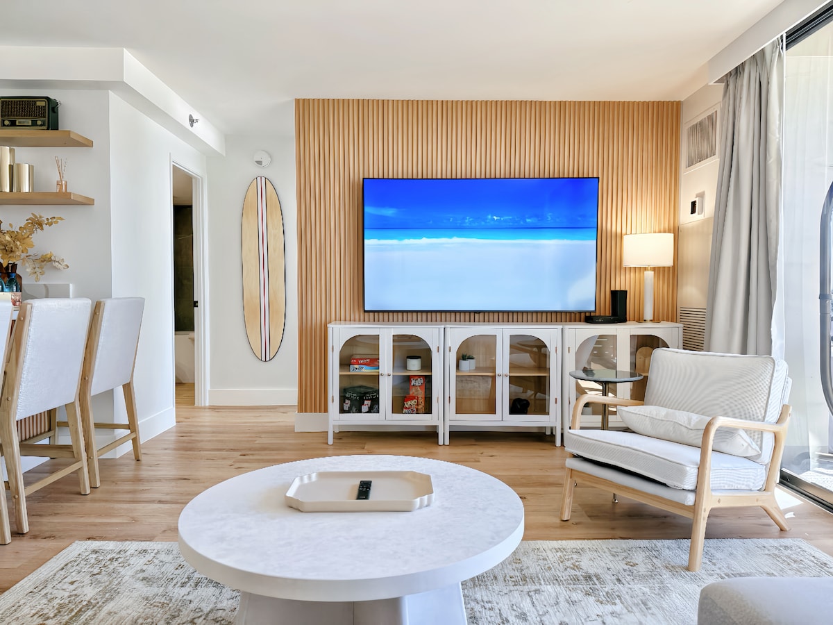22FL-Upscale Fully Renovated-1BR-Waikiki!