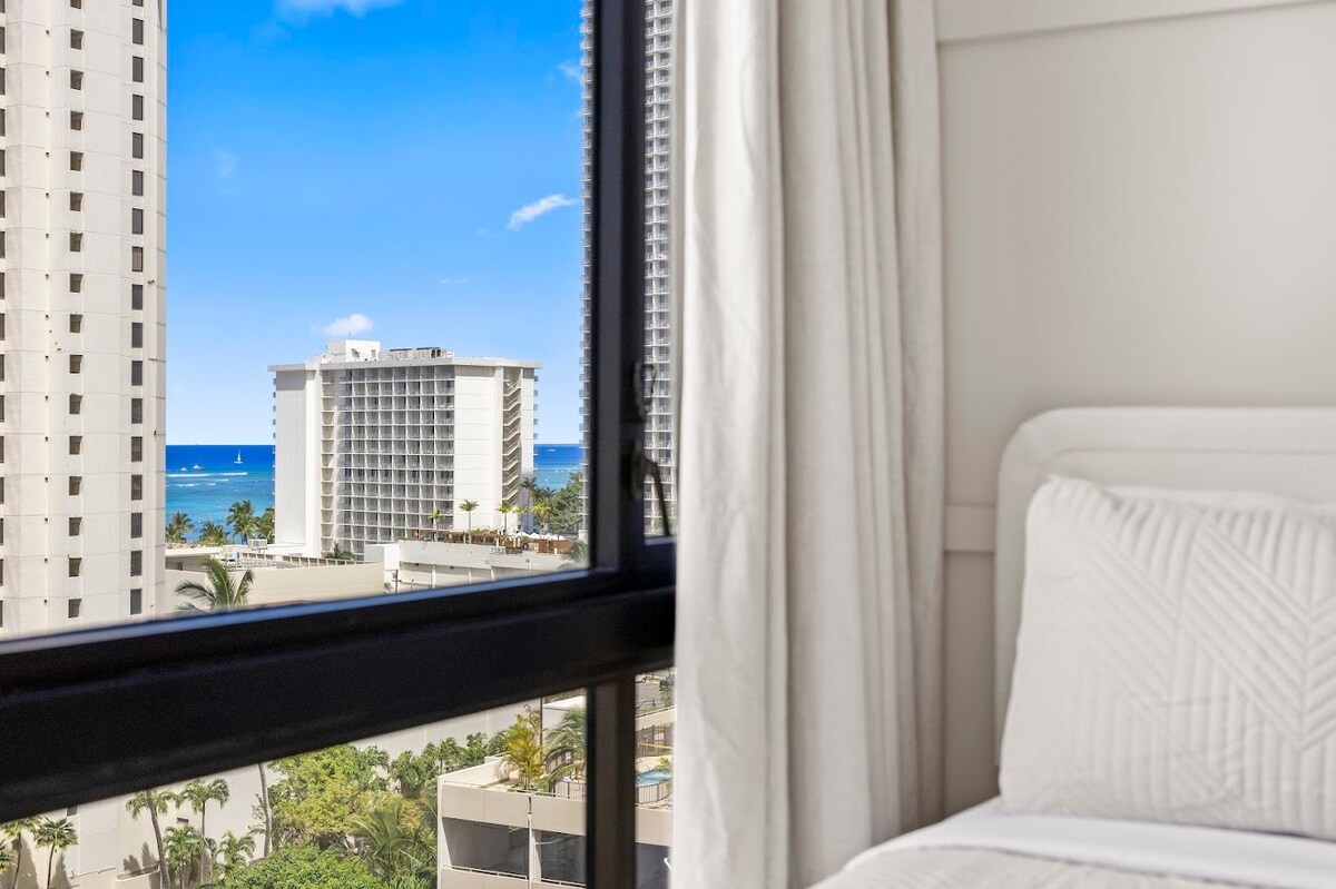 12F-Upscale Tropical 1BR-Waikiki Condo w/Parking!