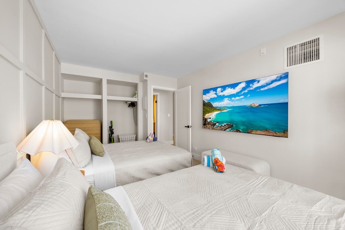 12F-Upscale Tropical 1BR-Waikiki Condo w/Parking!