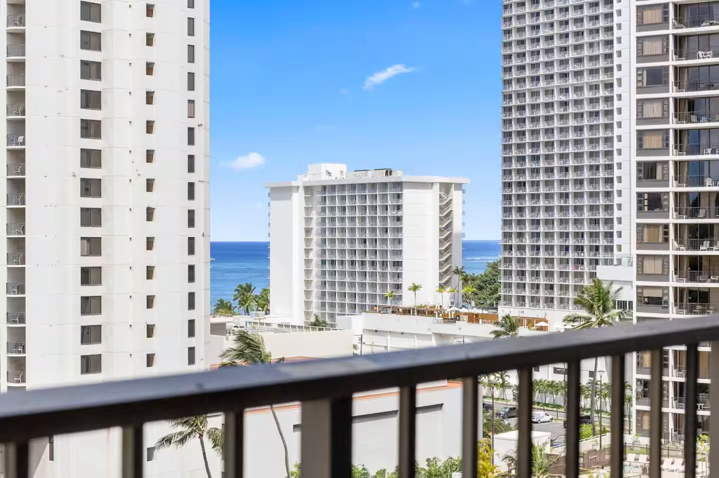 12F-Upscale Tropical 1BR-Waikiki Condo w/Parking!