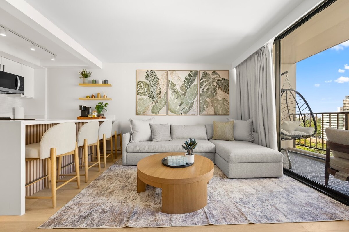 12F-Upscale Tropical 1BR-Waikiki Condo w/Parking!