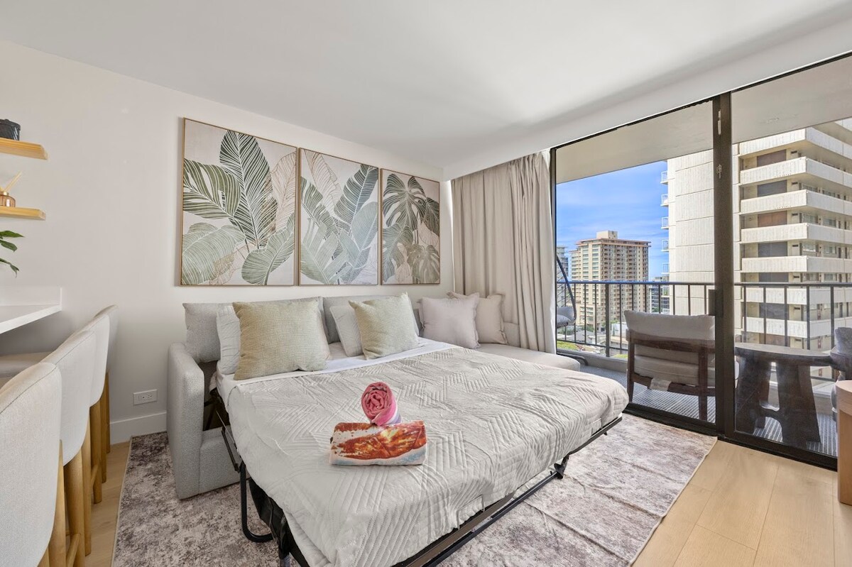 12F-Upscale Tropical 1BR-Waikiki Condo w/Parking!