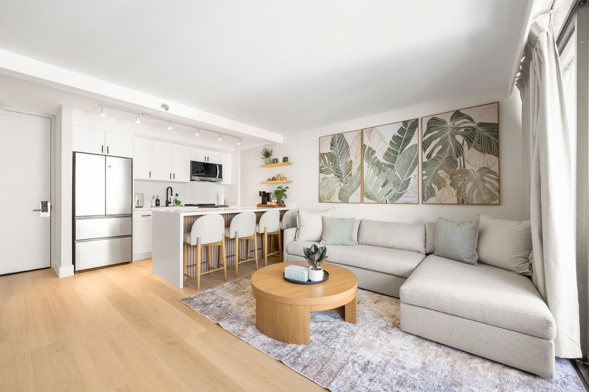 12F-Upscale Tropical 1BR-Waikiki Condo w/Parking!