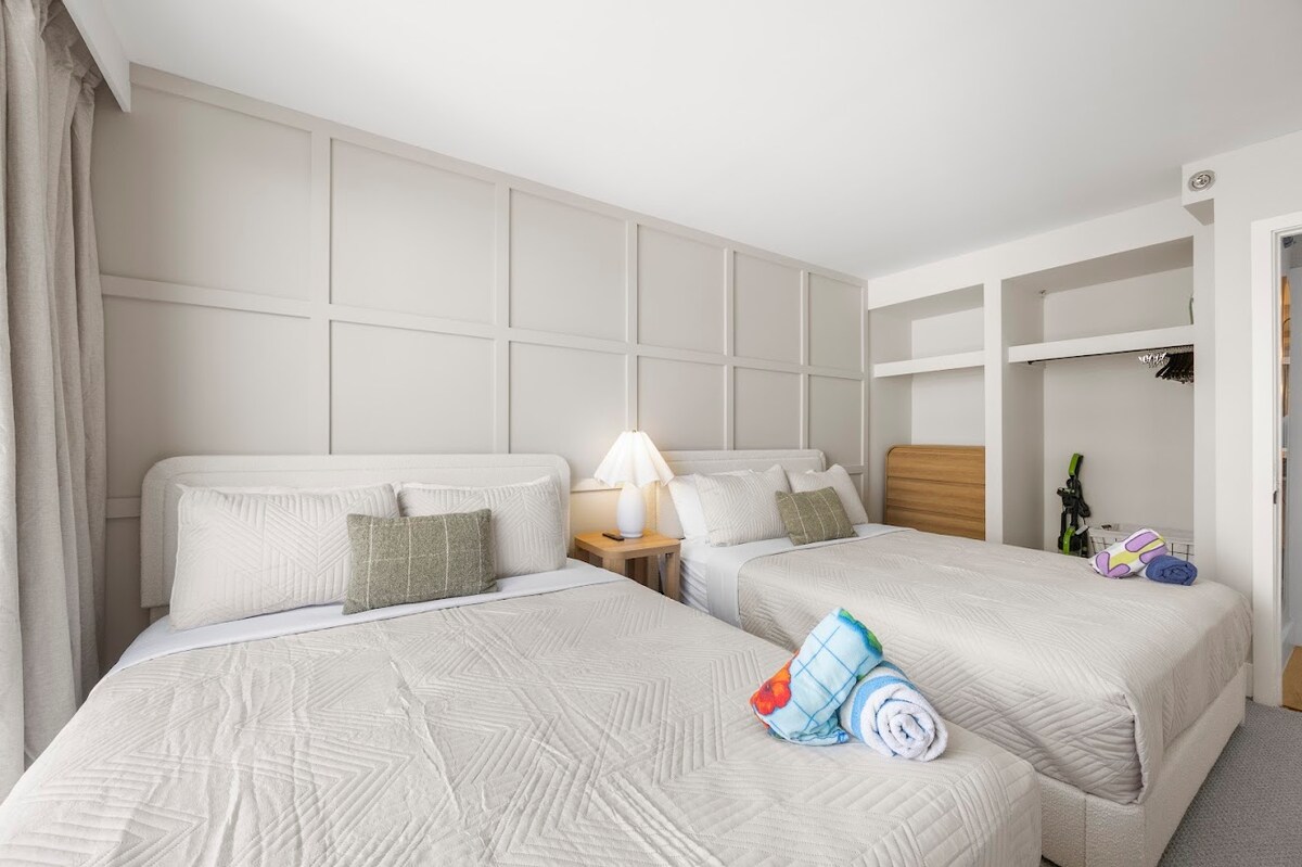 12F-Upscale Tropical 1BR-Waikiki Condo w/Parking!