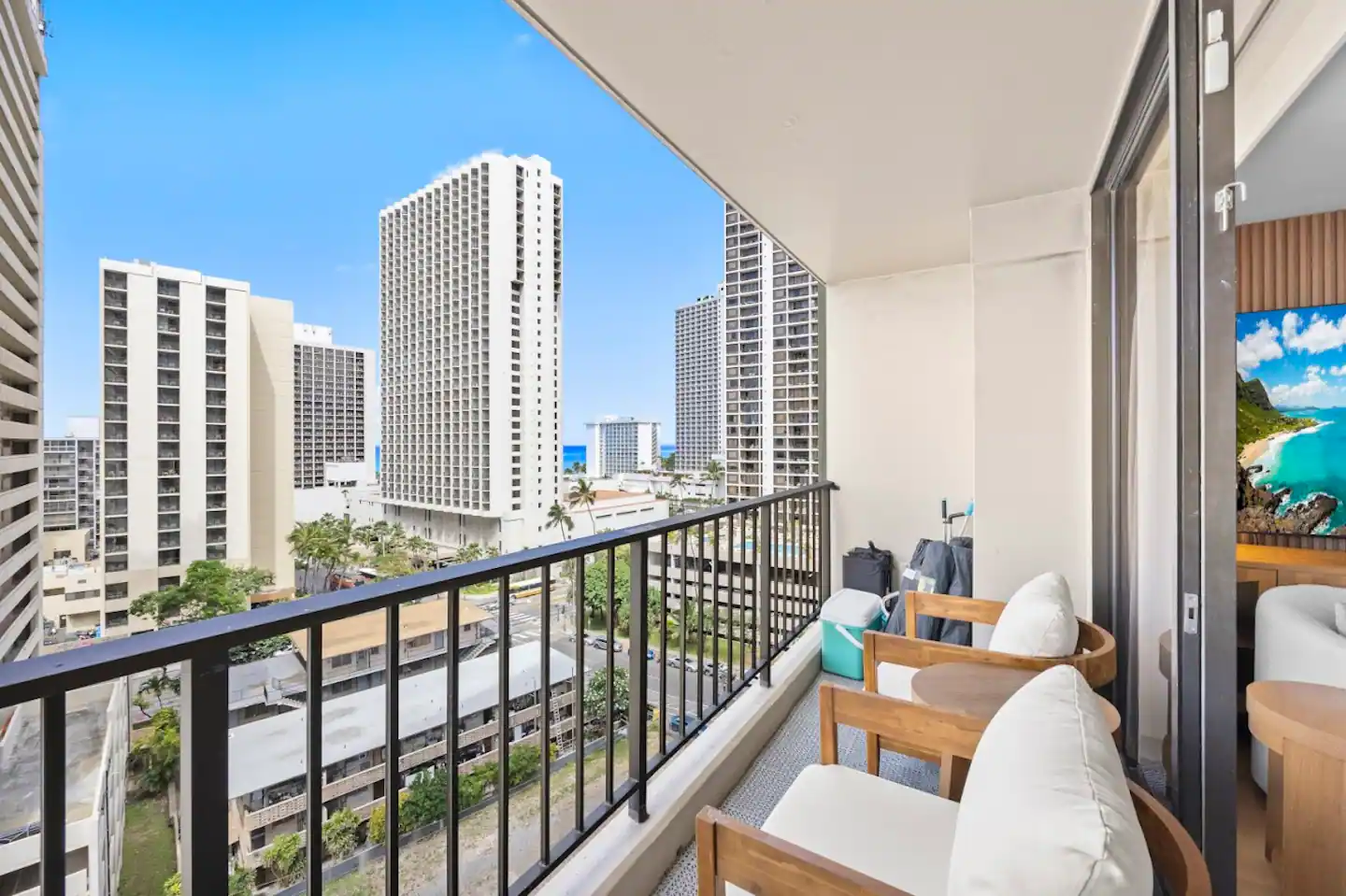 12F-Upscale Tropical 1BR-Waikiki Condo w/Parking!