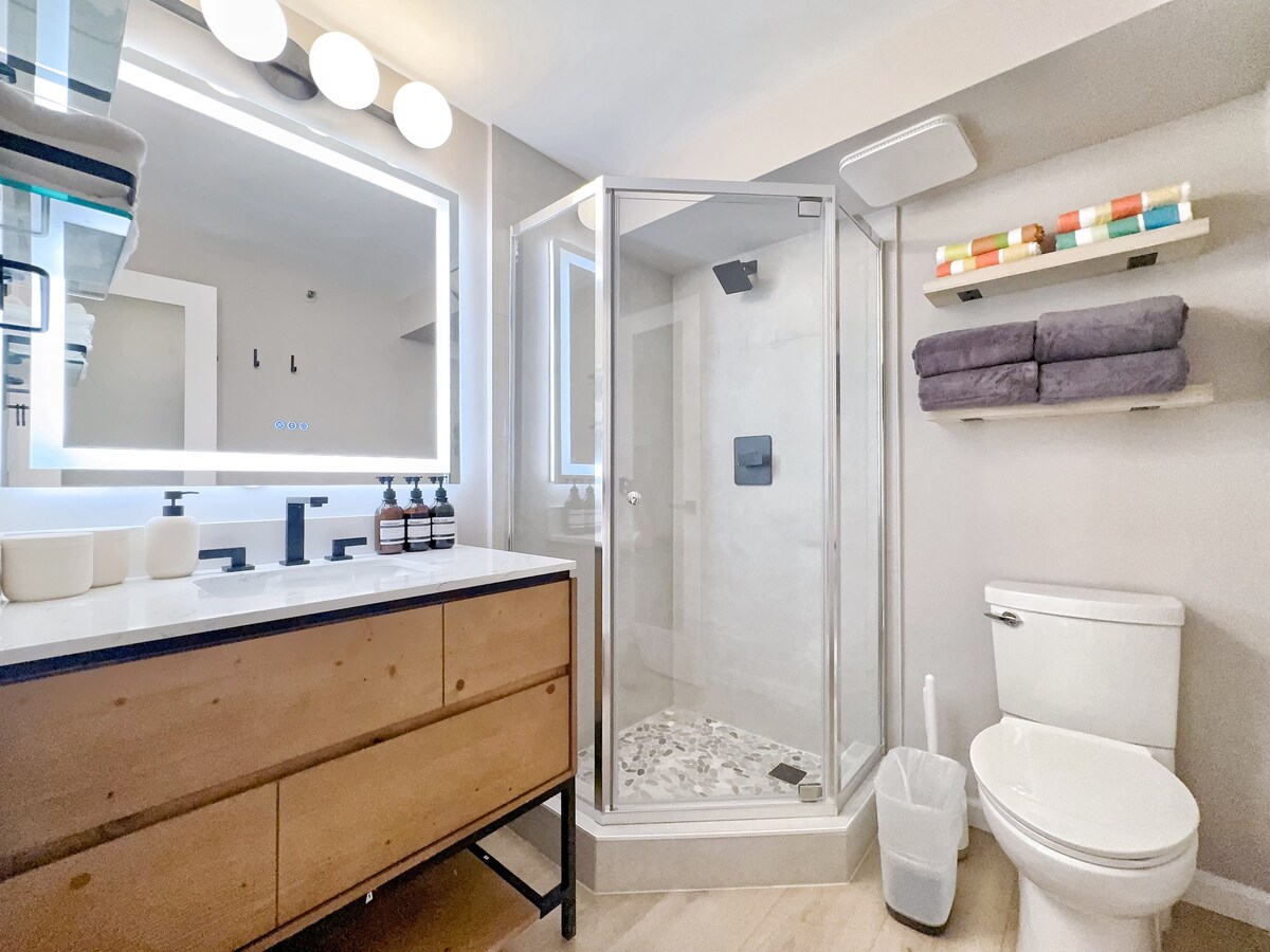35FL-Upscale Fully Remodeled 1BR-Waikiki Beach~