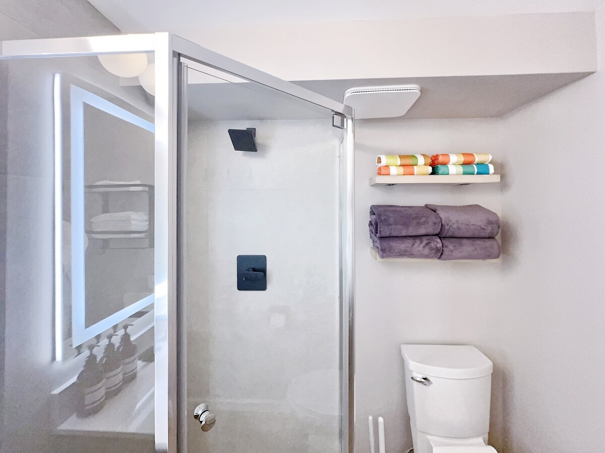 35FL-Upscale Fully Remodeled 1BR-Waikiki Beach~