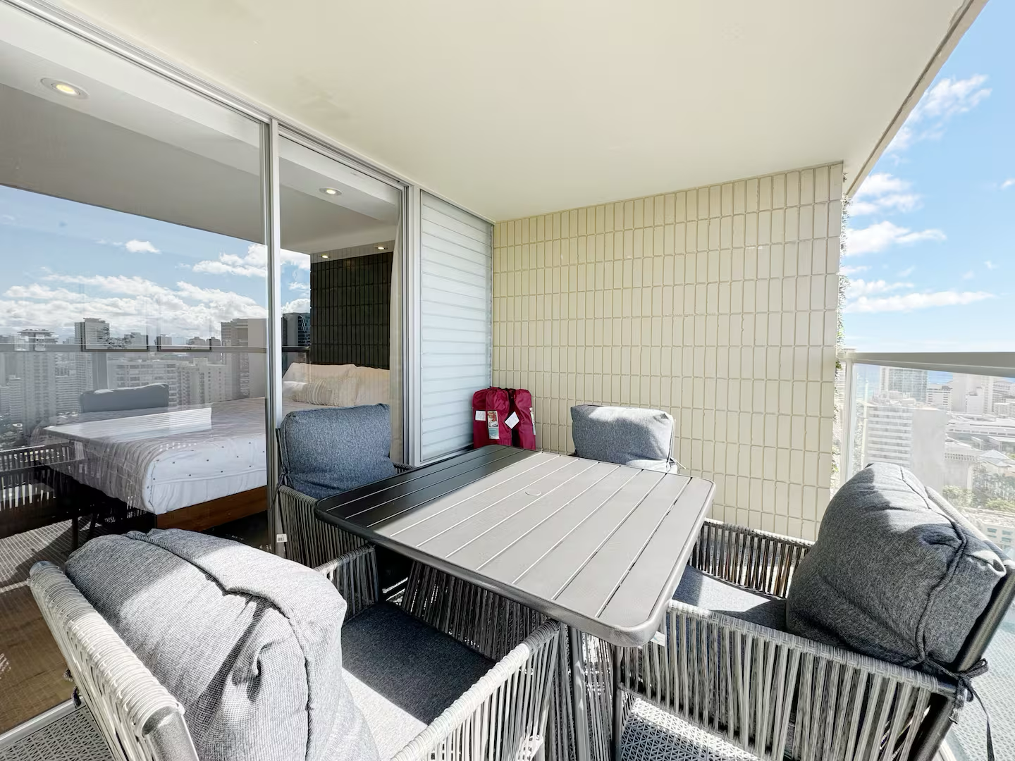 35FL-Upscale Fully Remodeled 1BR-Waikiki Beach~