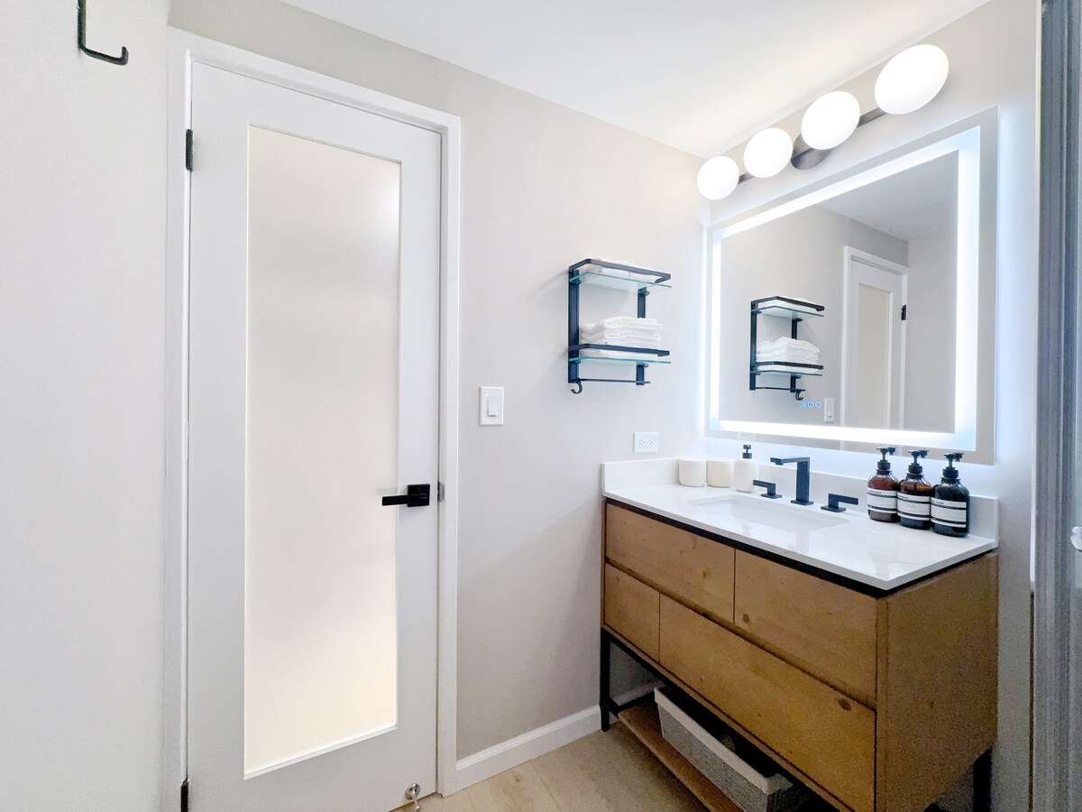 35FL-Upscale Fully Remodeled 1BR-Waikiki Beach~