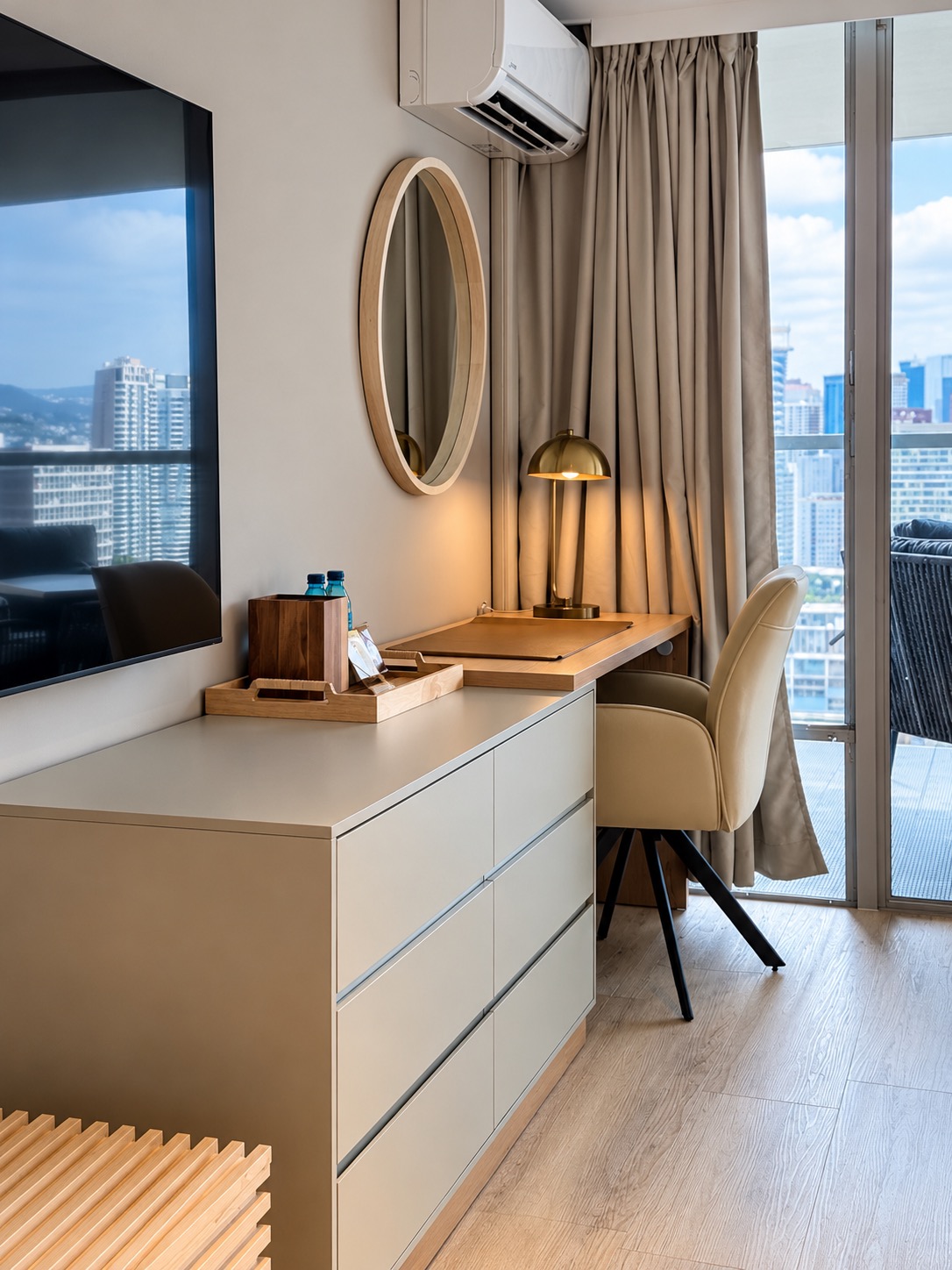 28F-Upscale Chic Studio-Waikiki-Ocean&Canal View