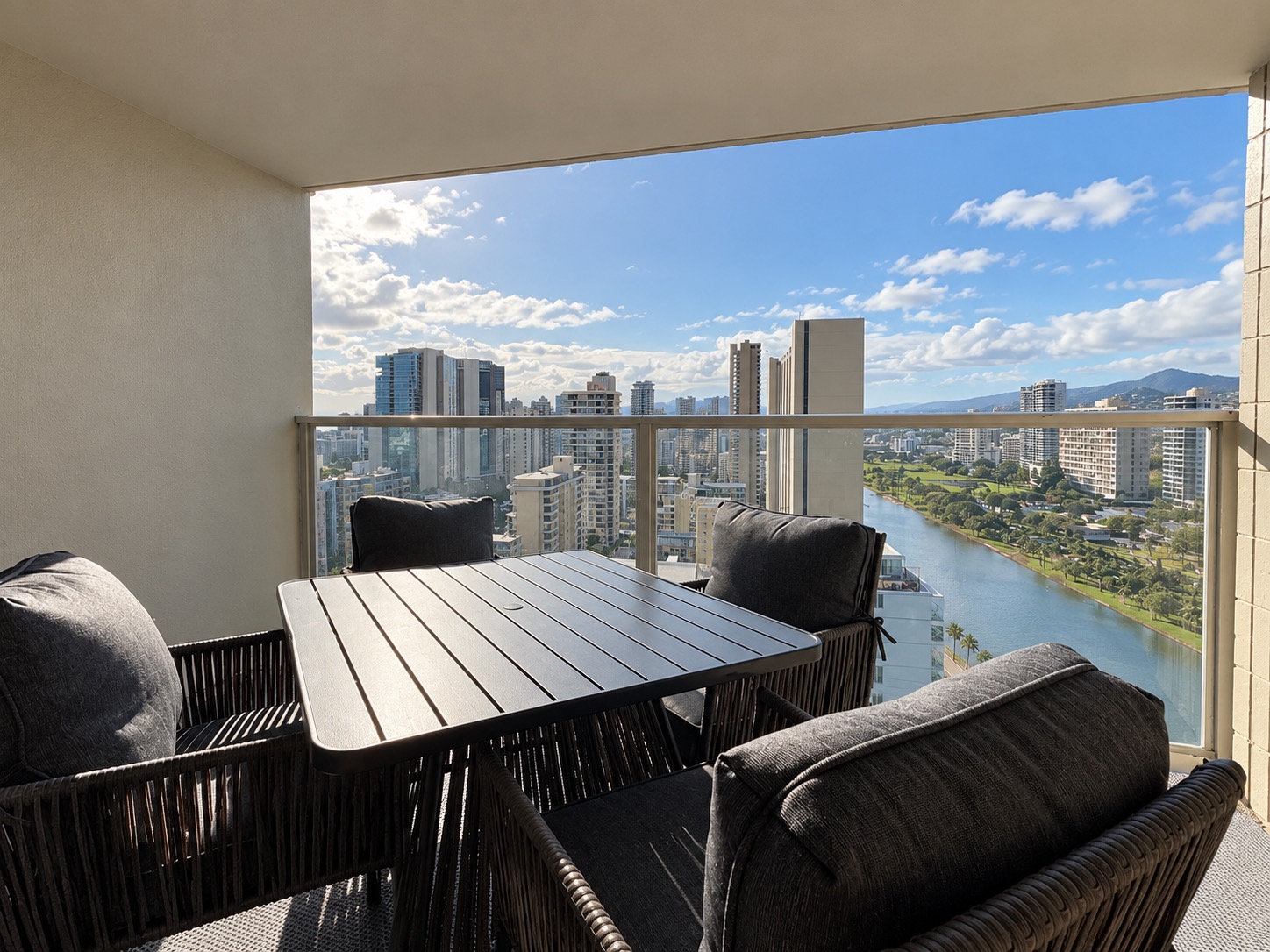 28F-Upscale Chic Studio-Waikiki-Ocean&Canal View