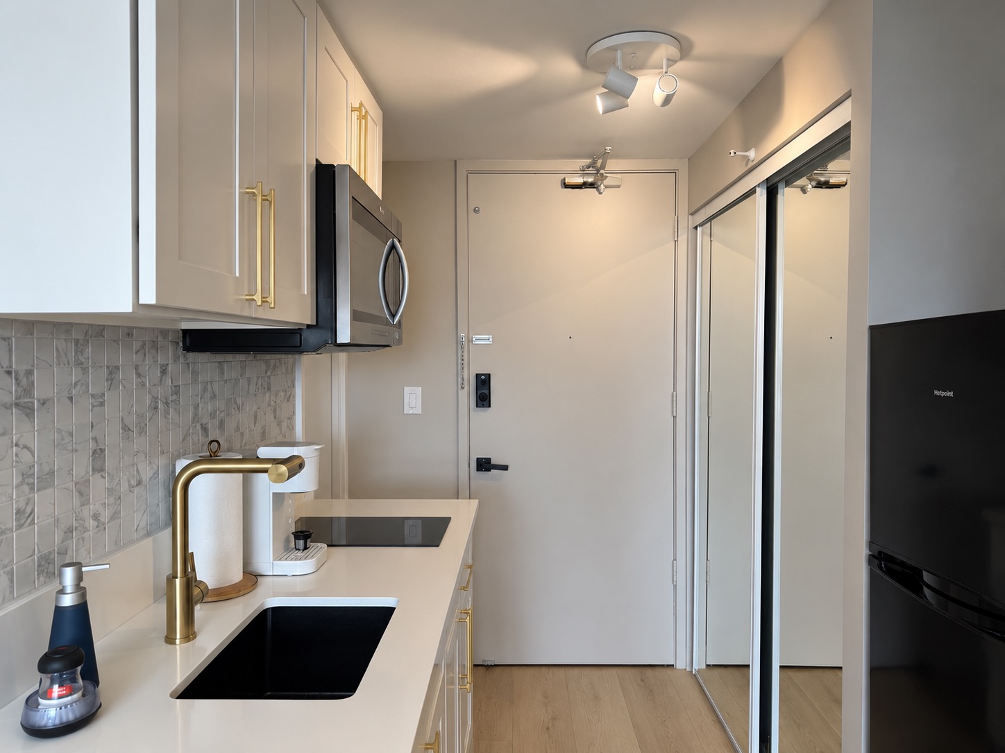 28F-Upscale Chic Studio-Waikiki-Ocean&Canal View