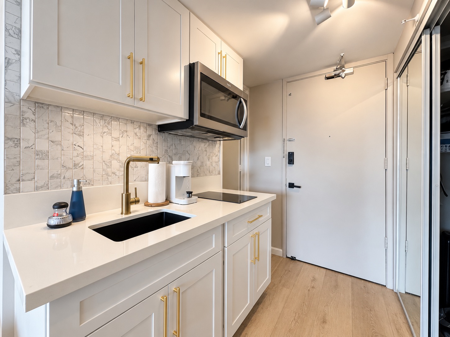 28F-Upscale Chic Studio-Waikiki-Ocean&Canal View