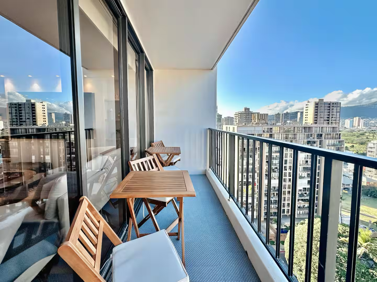 17F-Beautiful & Upscale-Waikiki Beach 1BR/Parking~