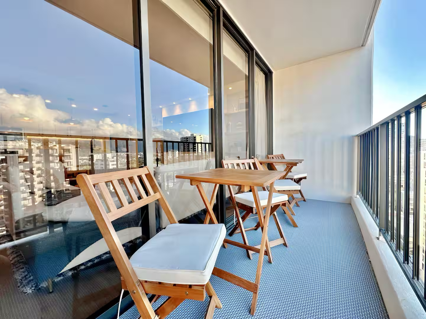 17F-Beautiful & Upscale-Waikiki Beach 1BR/Parking~