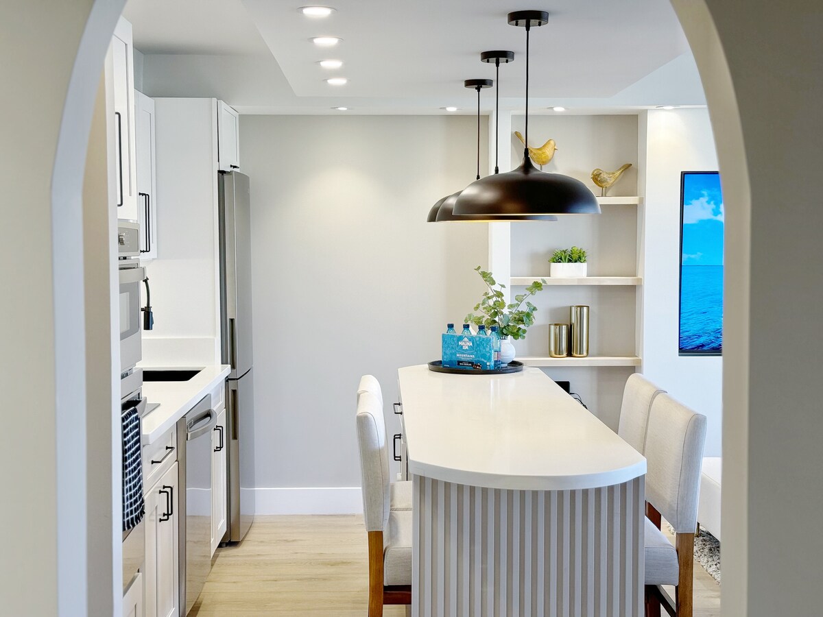 17F-Beautiful & Upscale-Waikiki Beach 1BR/Parking~