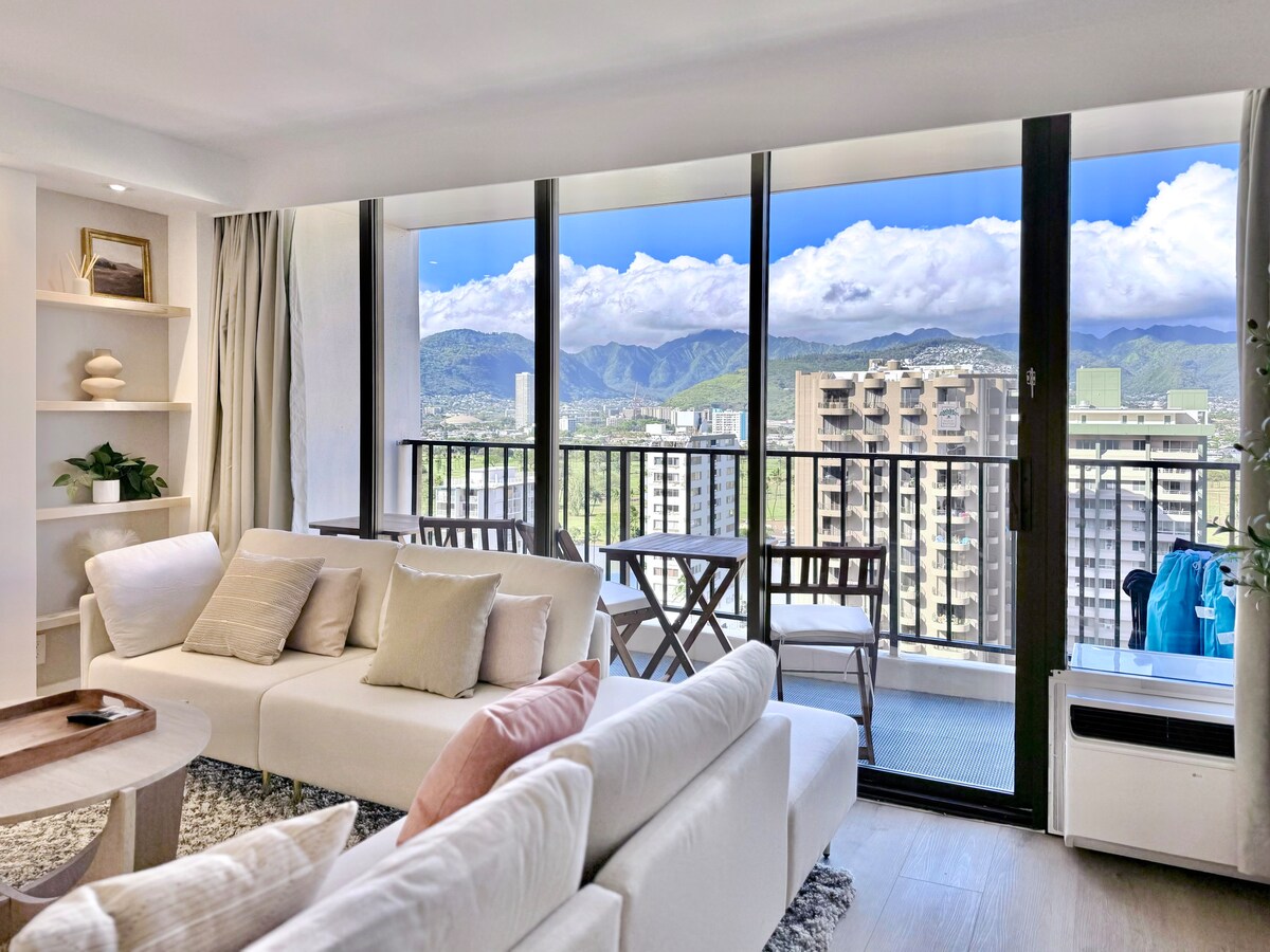 17F-Beautiful & Upscale-Waikiki Beach 1BR/Parking~