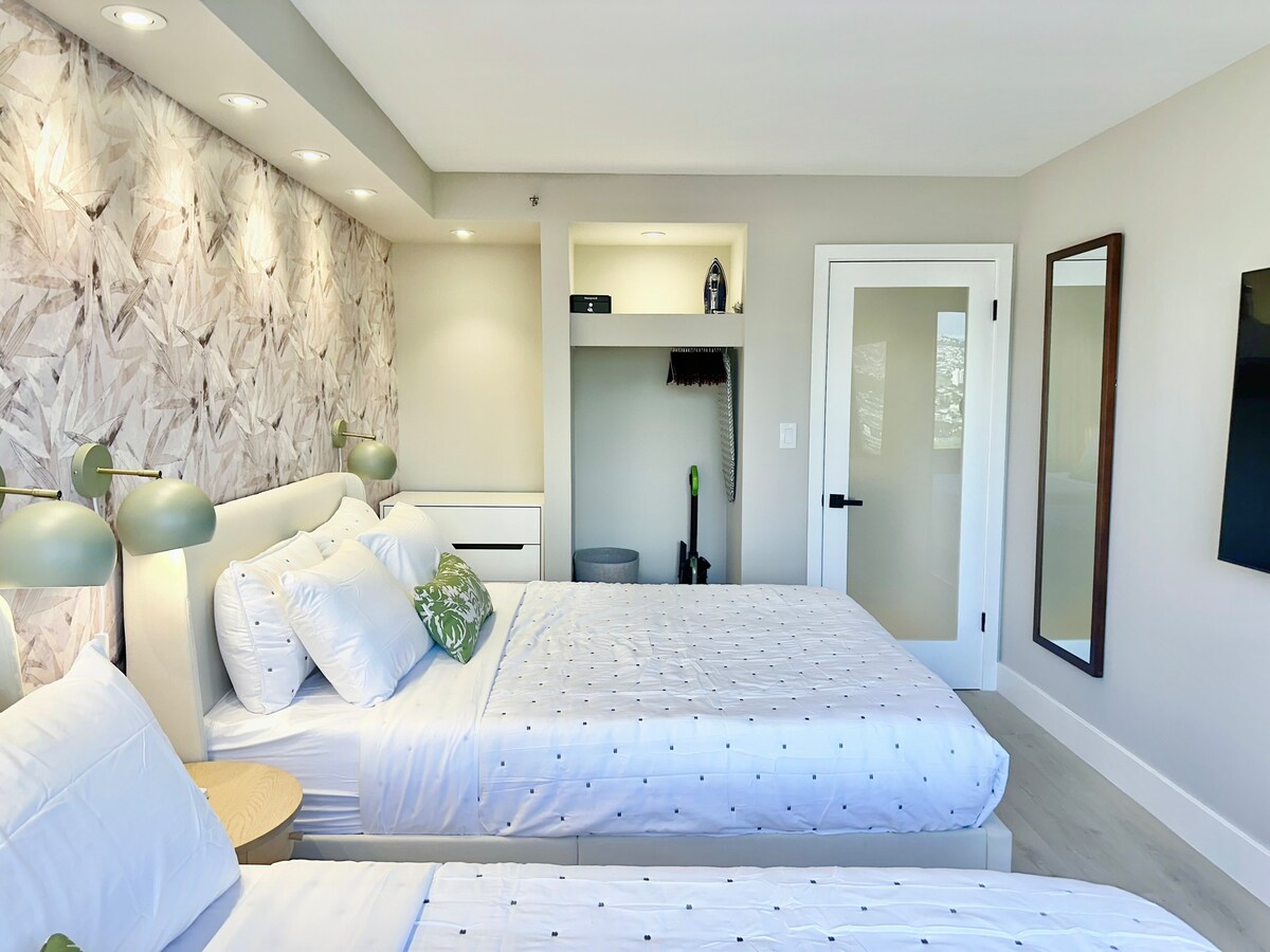 17F-Beautiful & Upscale-Waikiki Beach 1BR/Parking~