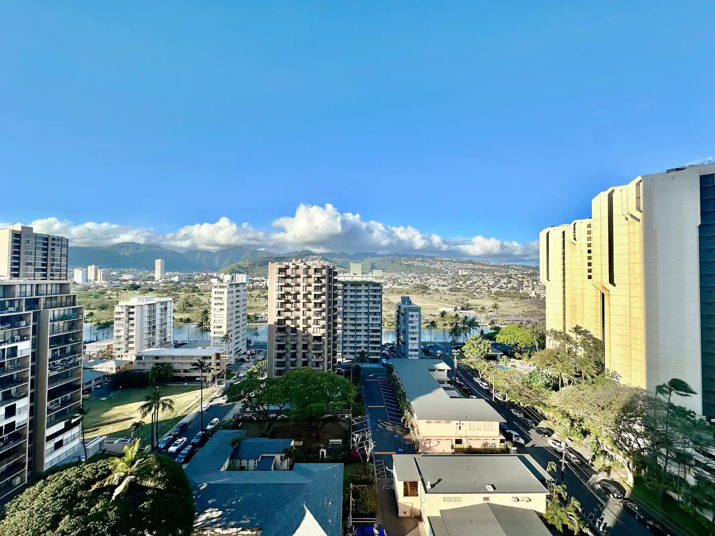 17F-Beautiful & Upscale-Waikiki Beach 1BR/Parking~