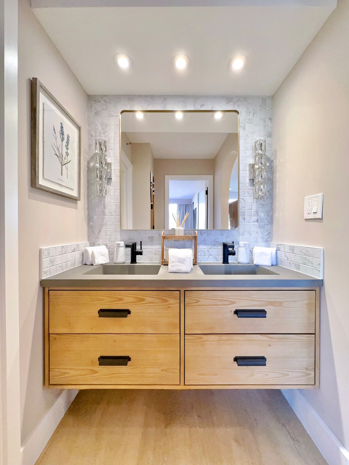 17F-Beautiful & Upscale-Waikiki Beach 1BR/Parking~