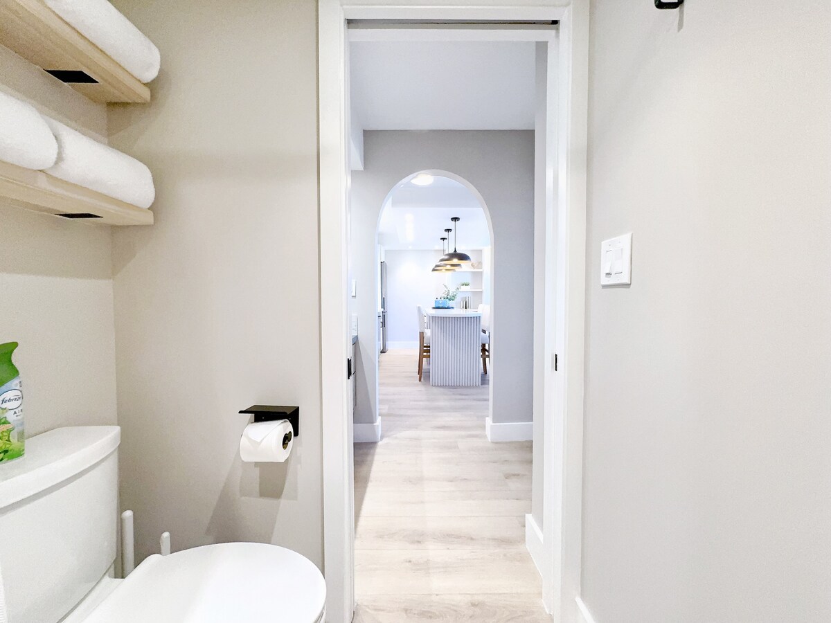 17F-Beautiful & Upscale-Waikiki Beach 1BR/Parking~