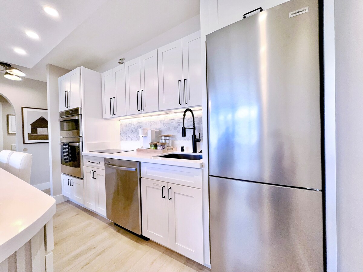 17F-Beautiful & Upscale-Waikiki Beach 1BR/Parking~