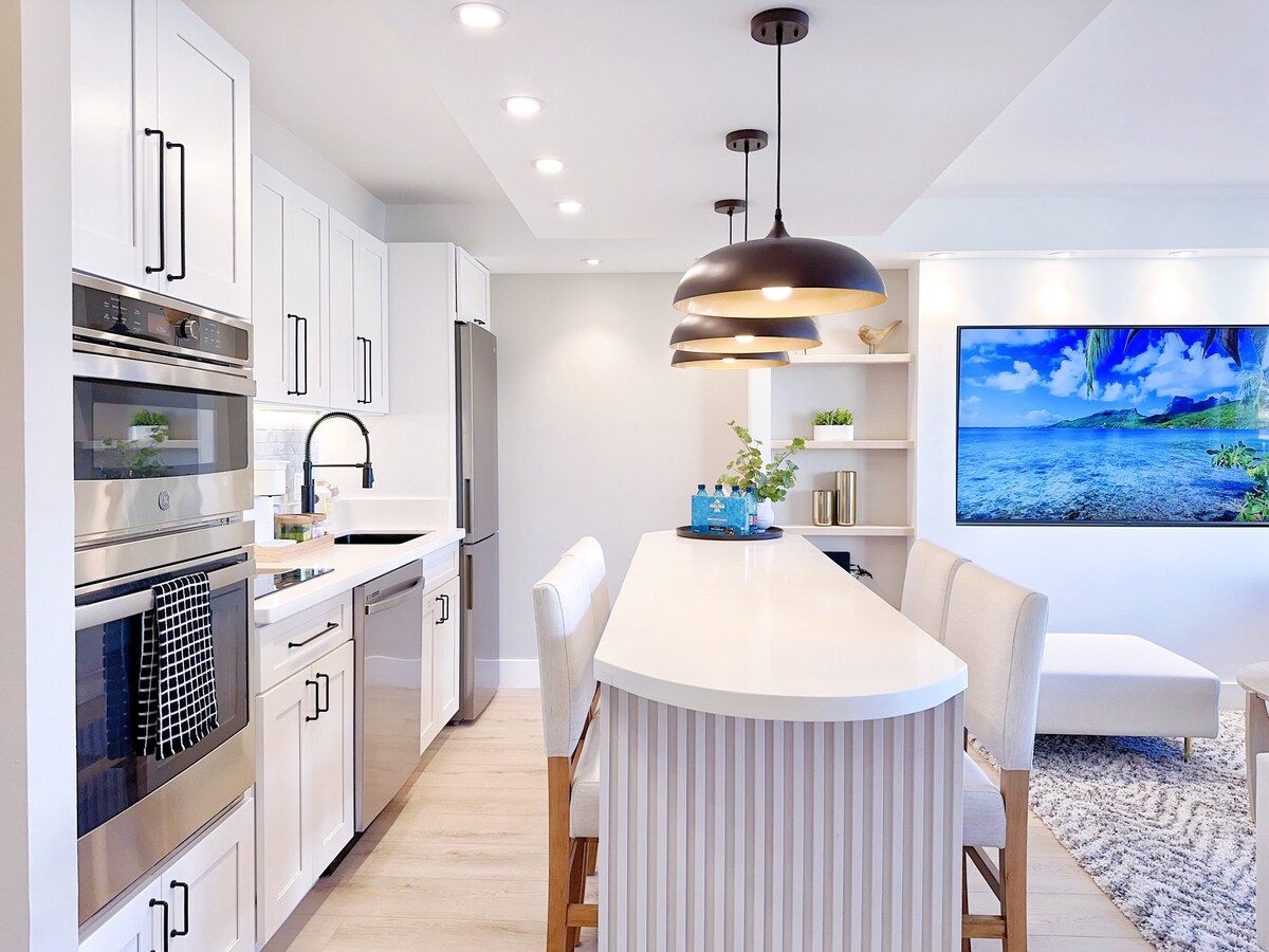 17F-Beautiful & Upscale-Waikiki Beach 1BR/Parking~