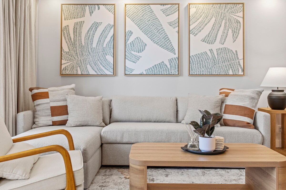 21F-Upscale & Spacious Ocean View-1 BR w/ Parking!