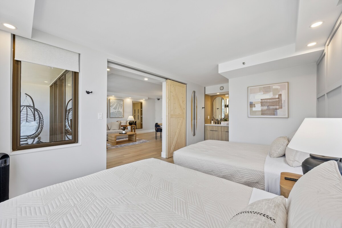 21F-Upscale & Spacious Ocean View-1 BR w/ Parking!
