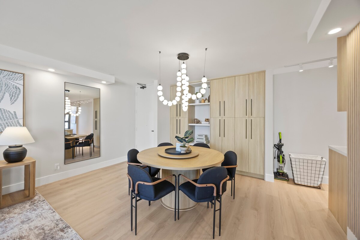 21F-Upscale & Spacious Ocean View-1 BR w/ Parking!