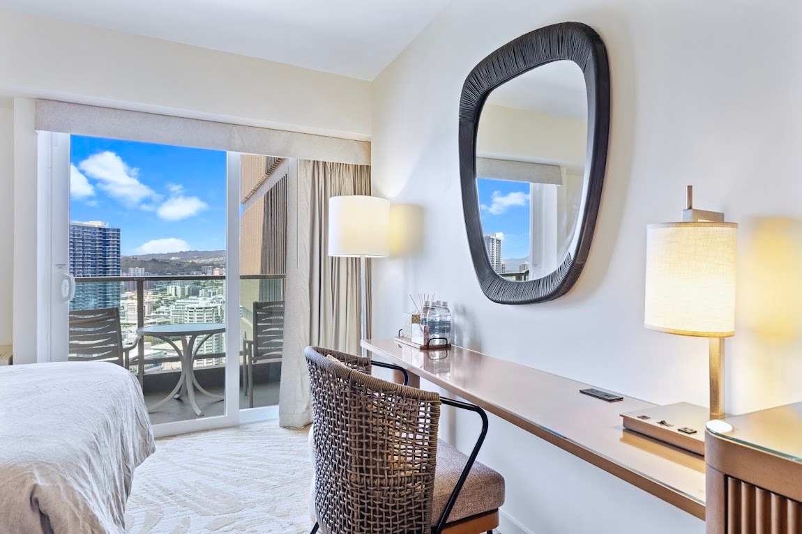 31FL-Upscale High FL-Ala Moana Hotel Deluxe Double