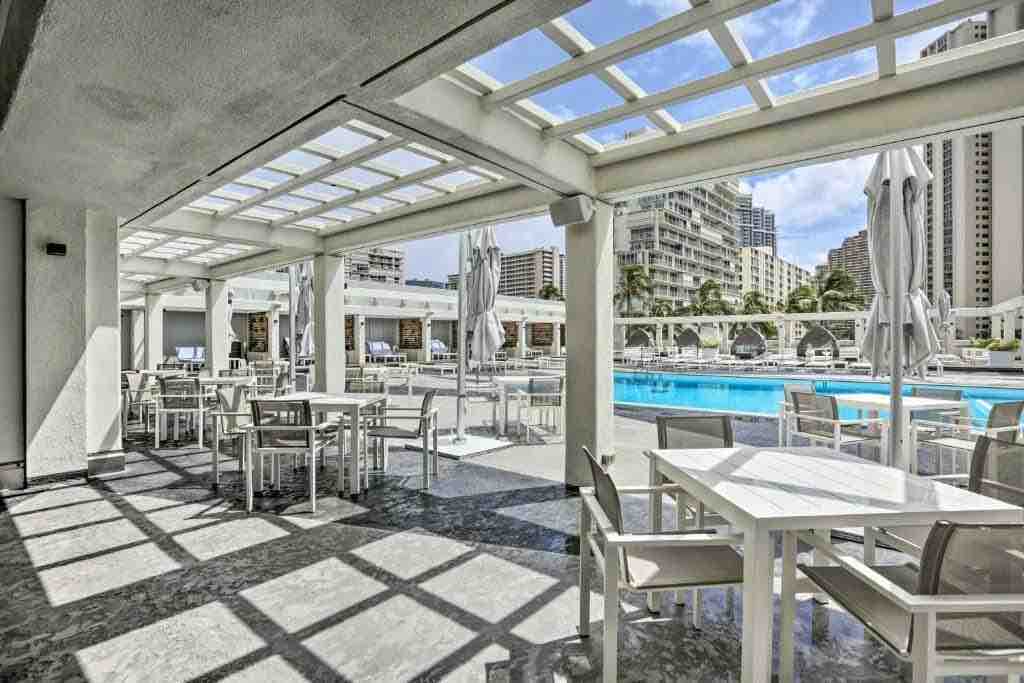 31FL-Upscale High FL-Ala Moana Hotel Deluxe Double