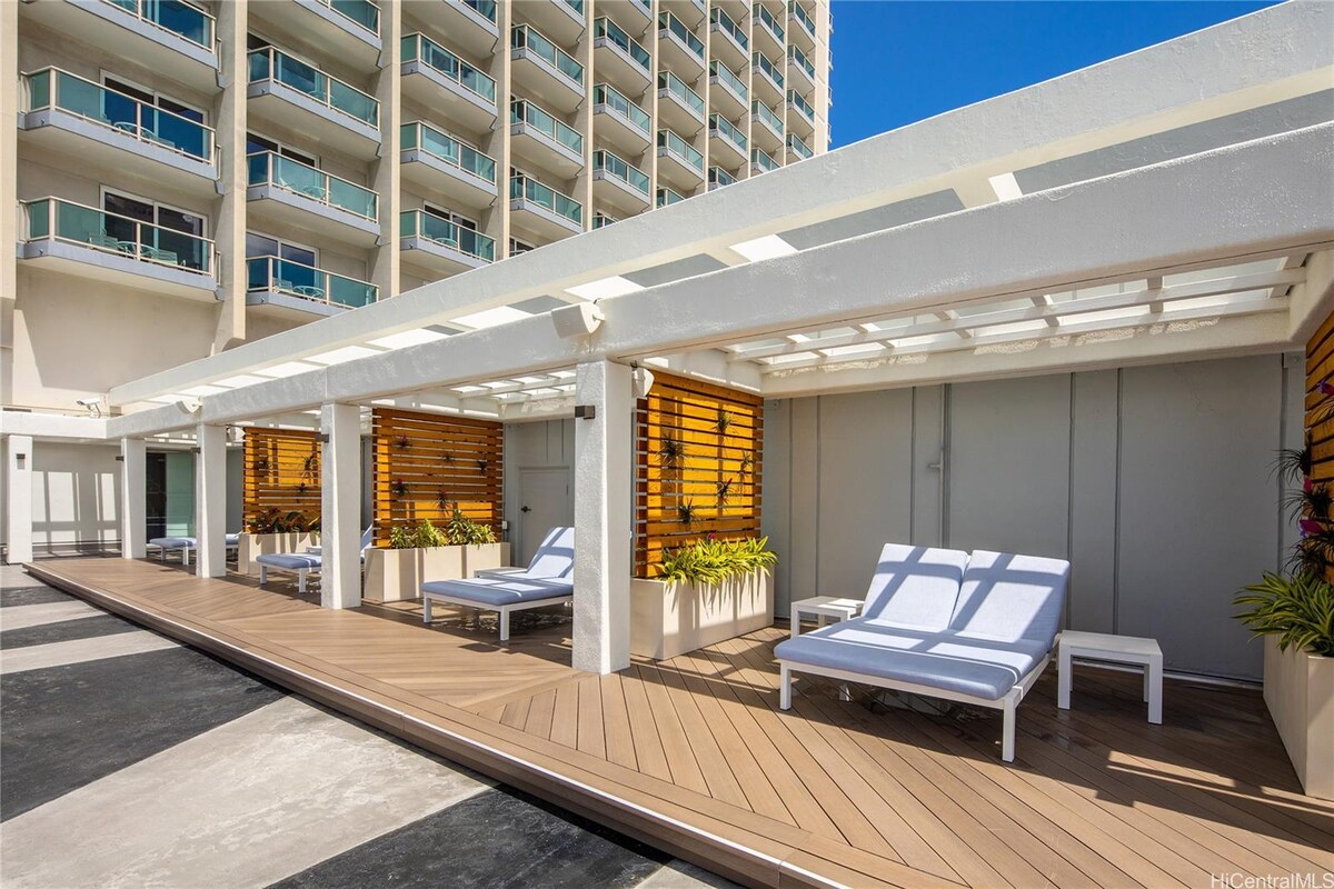 31FL-Upscale High FL-Ala Moana Hotel Deluxe Double