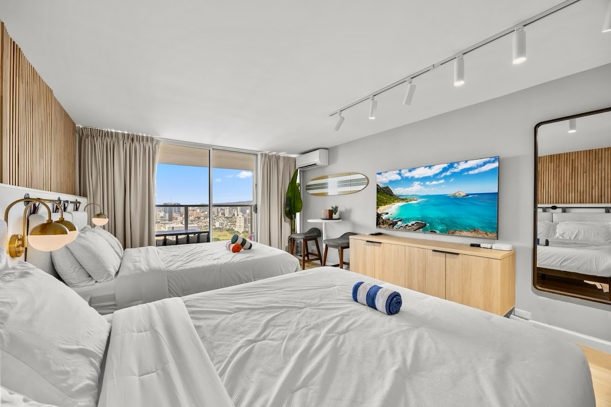 40F-Stunning High-FL Studio w/Ocean & City Views