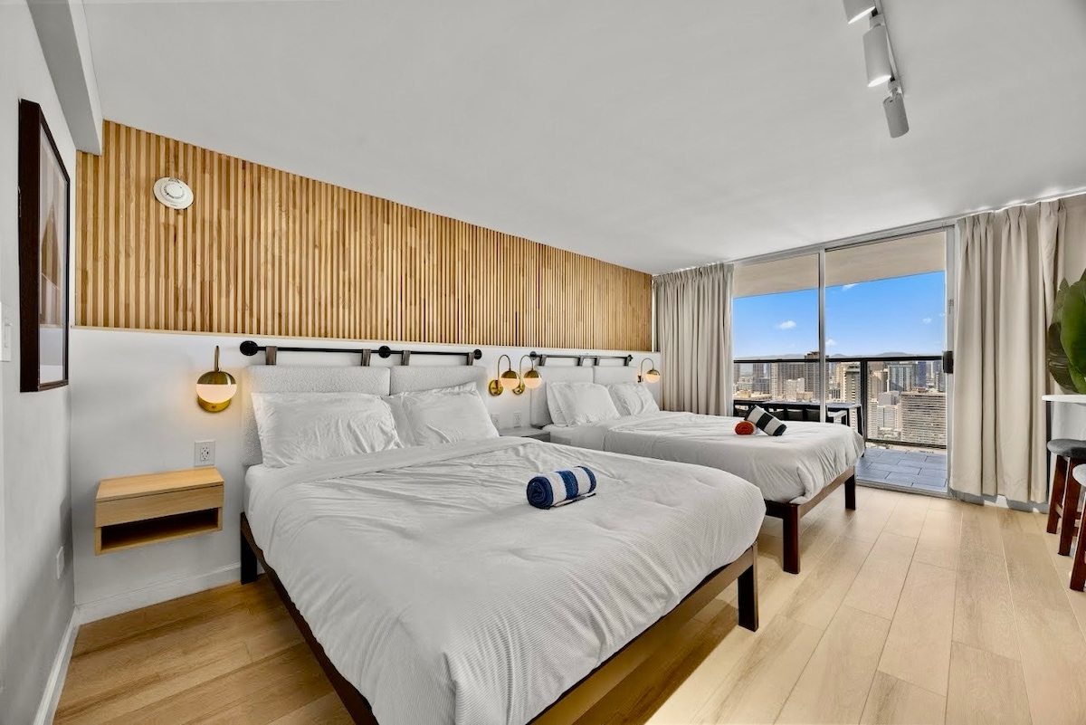 40F-Stunning High-FL Studio w/Ocean & City Views