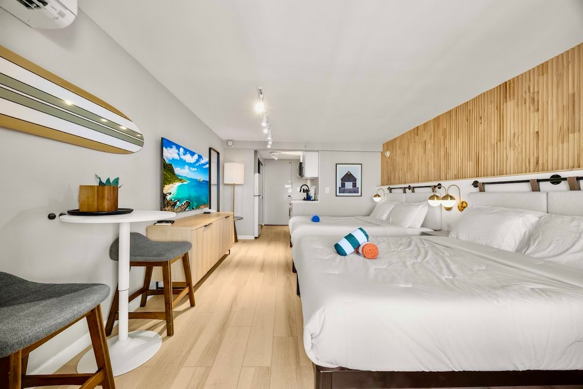 40F-Stunning High-FL Studio w/Ocean & City Views